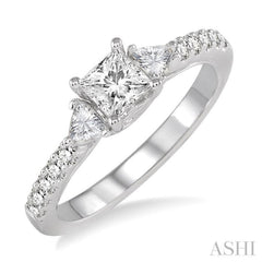 Princess Shape Diamond Engagement Ring