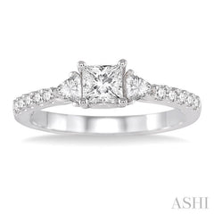 Princess Shape Diamond Engagement Ring