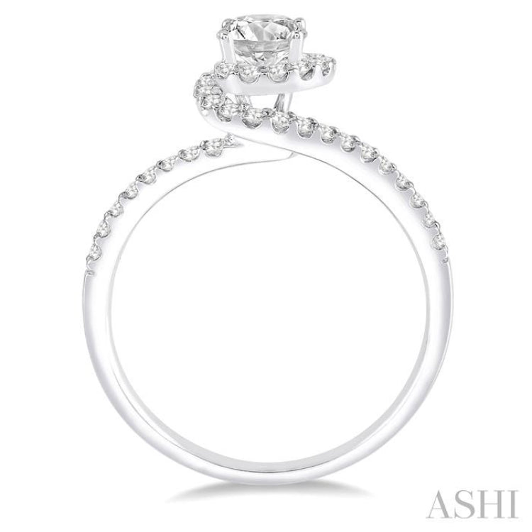 Round Shape Semi-Mount Halo Diamond Engagement Ring