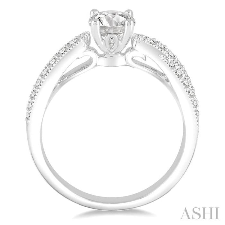 Round Shape Semi-Mount Diamond Engagement Ring