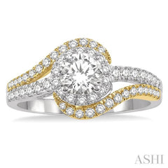 Round Shape Halo Diamond Engagement Ring