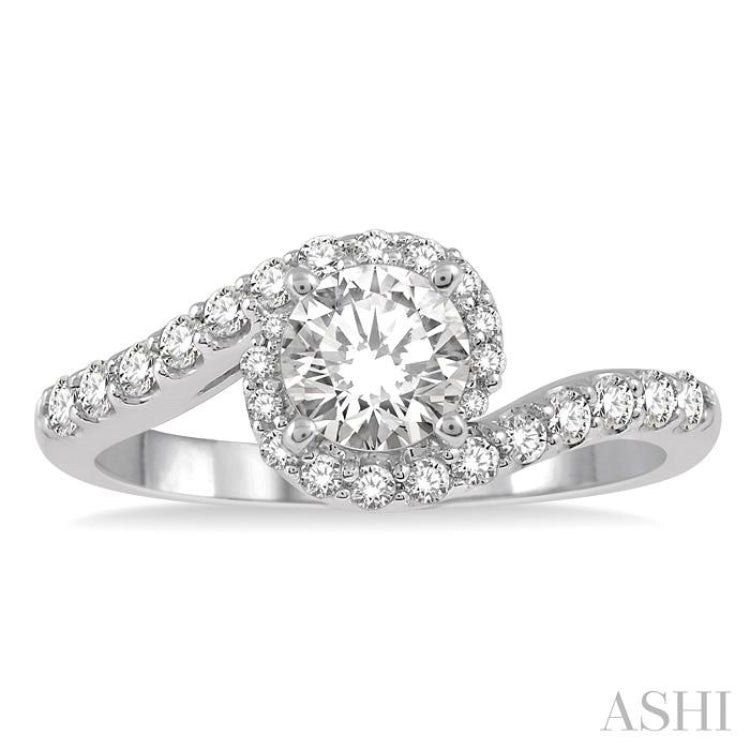 Round Shape Halo Diamond Engagement Ring