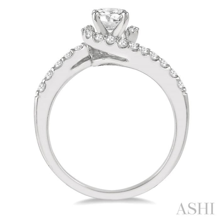 Round Shape Halo Diamond Engagement Ring