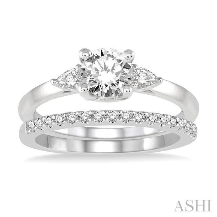 Round Shape Diamond Wedding Set