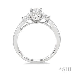 Round Shape Semi-Mount Diamond Engagement Ring