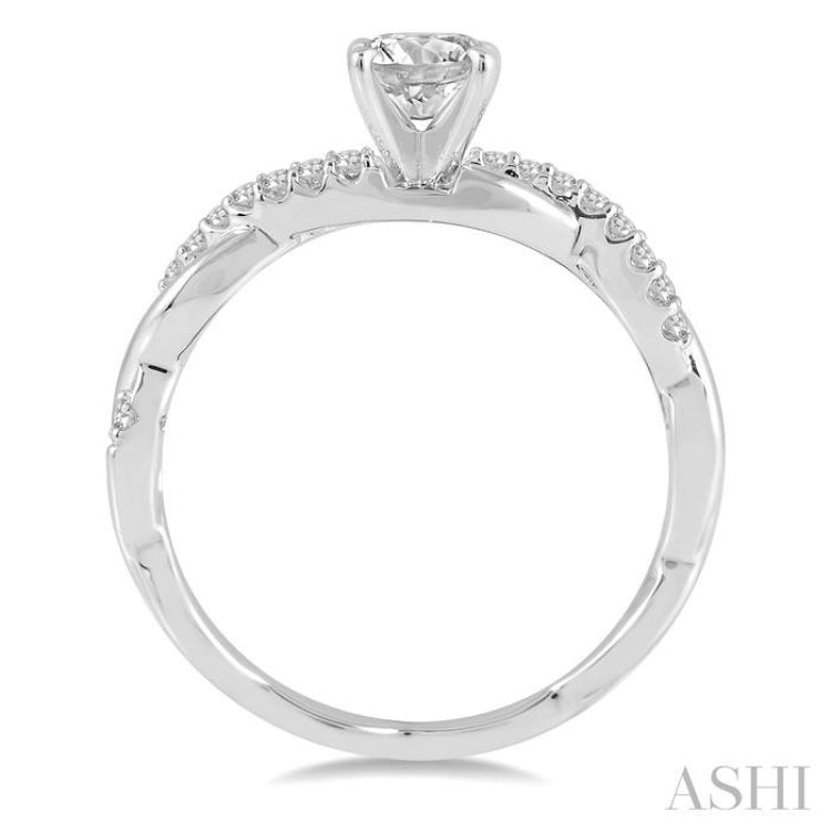 Round Shape Semi-Mount Diamond Engagement Ring