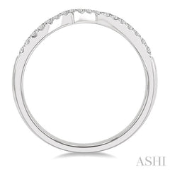 1/6 ctw Arched Chevron Round Cut Diamond Wedding Band in 14K White Gold