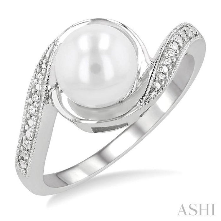 Silver Pearl & Diamond Ring