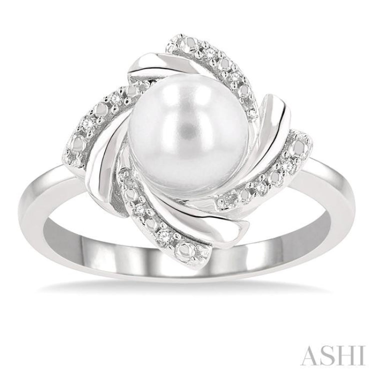 Silver Pearl & Diamond Ring