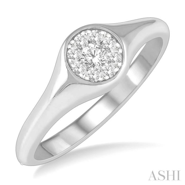 Round Shape Lovebright Essential Diamond Signet Ring