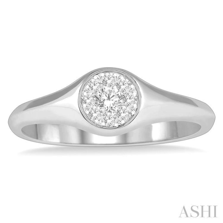 Round Shape Lovebright Essential Diamond Signet Ring