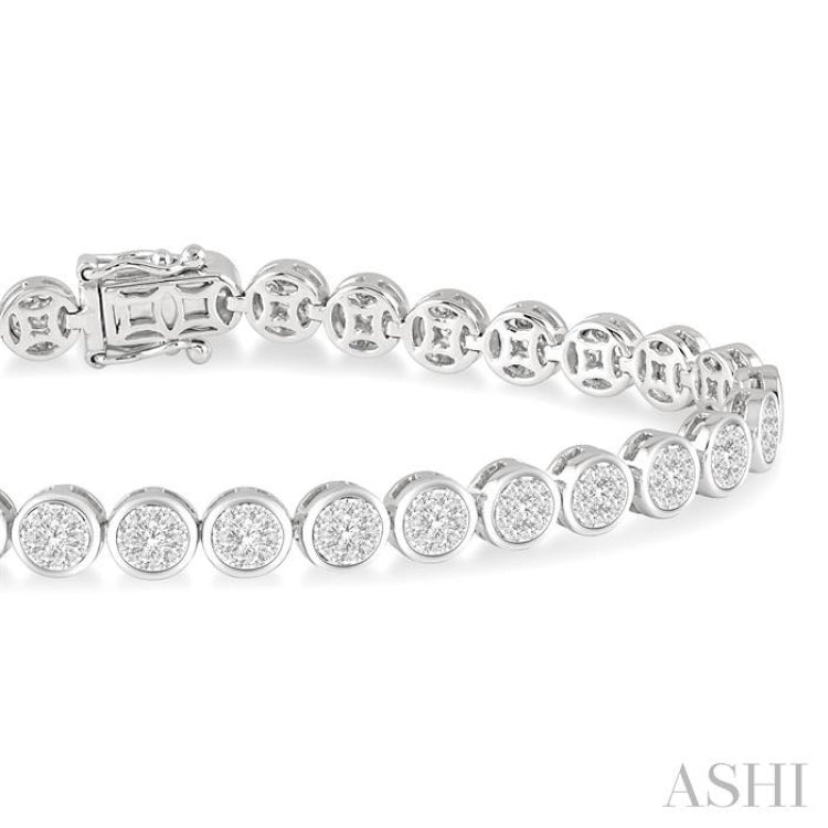 Round Shape Lovebright Essential Diamond Bracelet