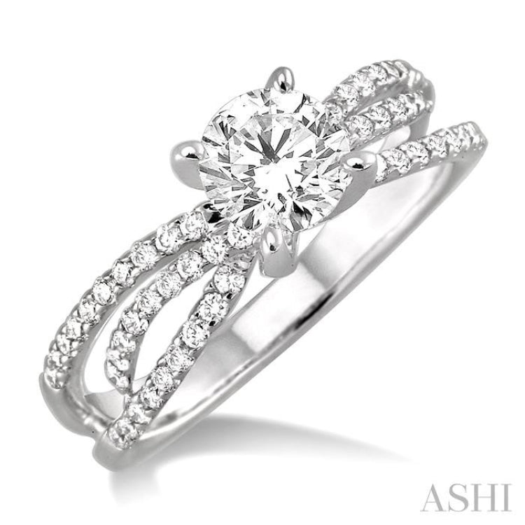 Round Shape Diamond Engagement Ring