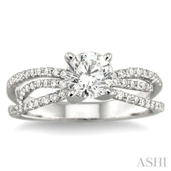 Round Shape Diamond Engagement Ring