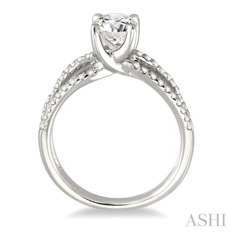 Round Shape Diamond Engagement Ring