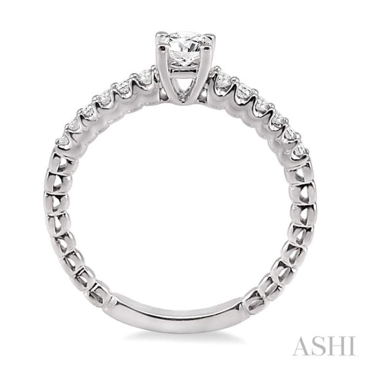 Round Shape Diamond Engagement Ring