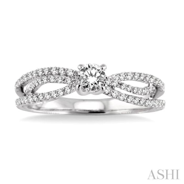 Round Shape Diamond Engagement Ring