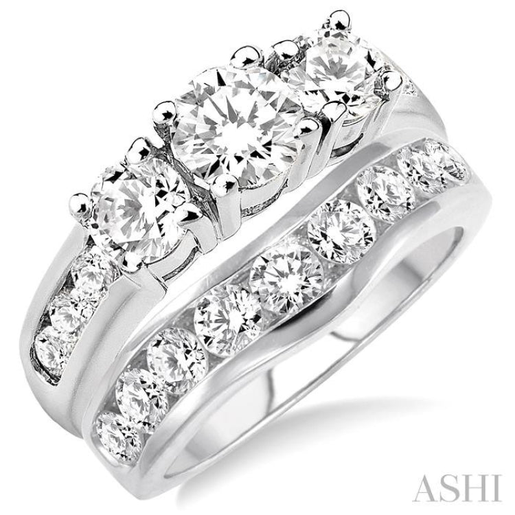 Round Shape Past Present & Future Diamond Wedding Set