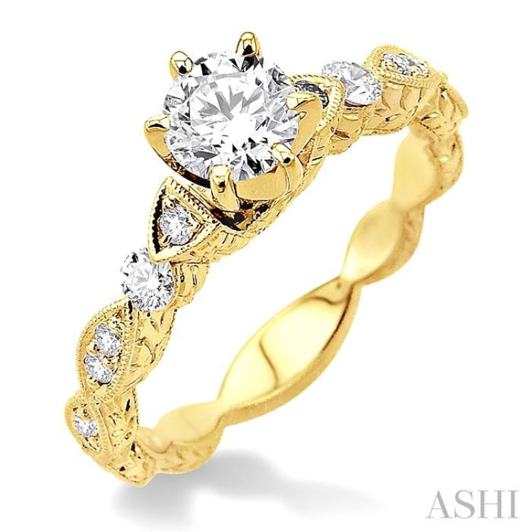 Round Shape Diamond Engagement Ring