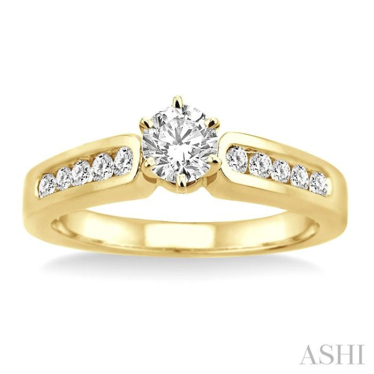 Round Shape Semi-Mount Diamond Engagement Ring