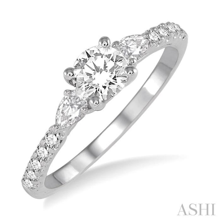 Round Shape Semi-Mount Diamond Engagement Ring