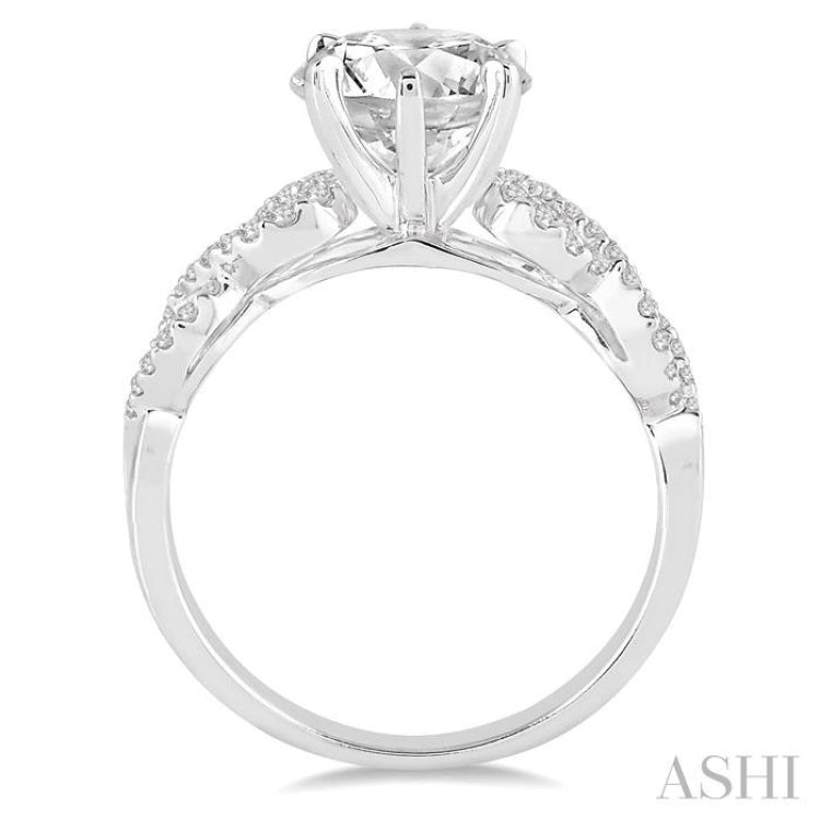 Round Shape Semi-Mount Diamond Engagement Ring