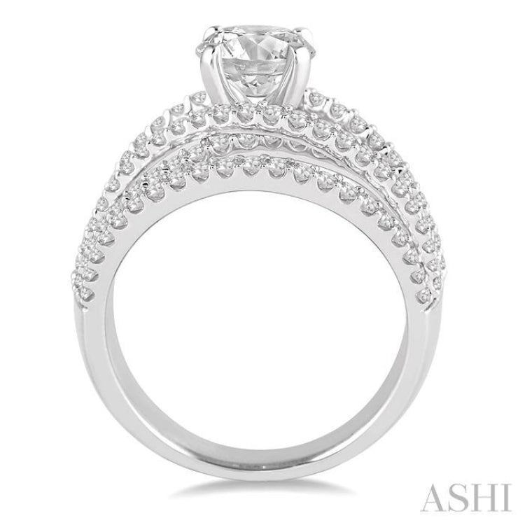 Round Shape Semi-Mount Diamond Engagement Ring