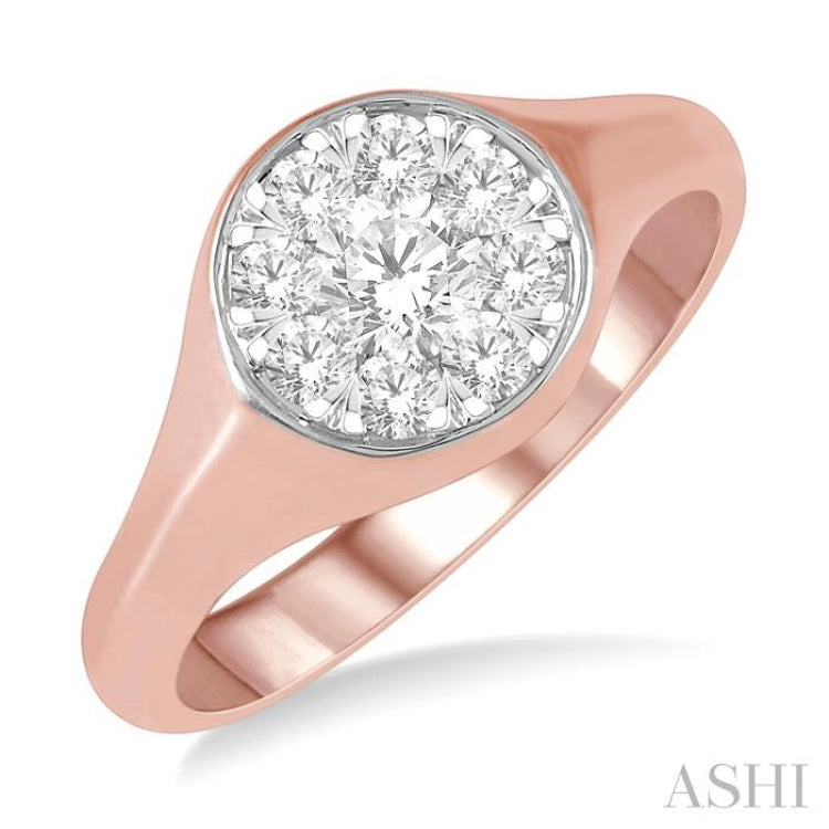 Round Shape Lovebright Essential Diamond Signet Ring