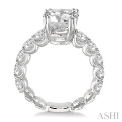 Round Shape Semi-Mount Diamond Engagement Ring