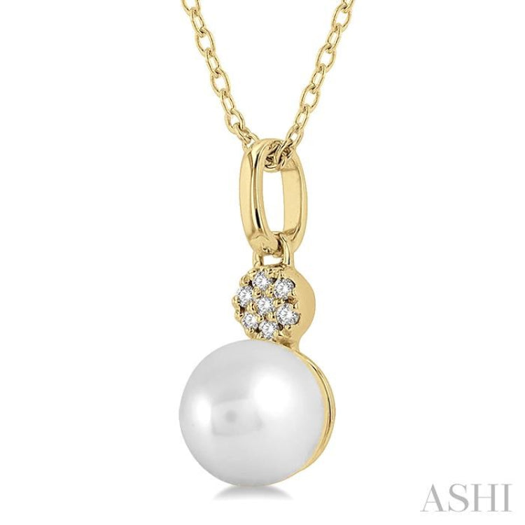 Pearl & Petite Diamond Fashion Pendant