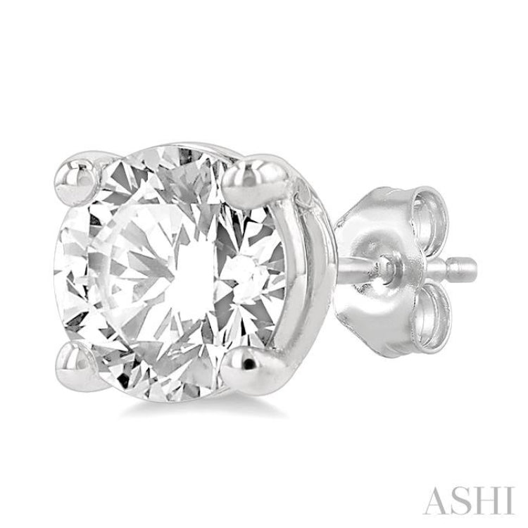 Round Shape Diamond Stud Earrings