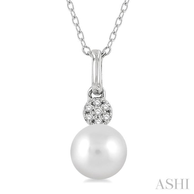 Pearl & Petite Diamond Fashion Pendant