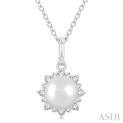 Pearl & Petite Halo Diamond Fashion Pendant