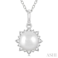 Pearl & Petite Halo Diamond Fashion Pendant