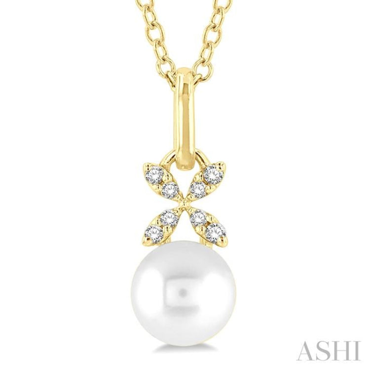 Pearl & Petite Diamond Fashion Pendant