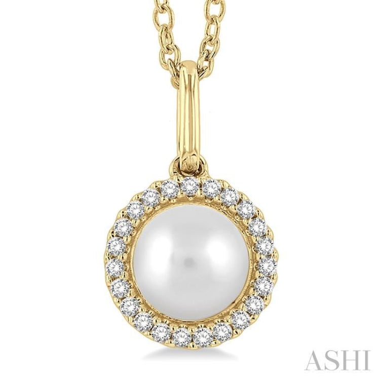 Pearl & Petite Halo Diamond Fashion Pendant