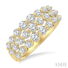 1 1/2 Ctw Lattice Triple Row Round Cut Diamond Fashion Band in 14K Yellow Gold