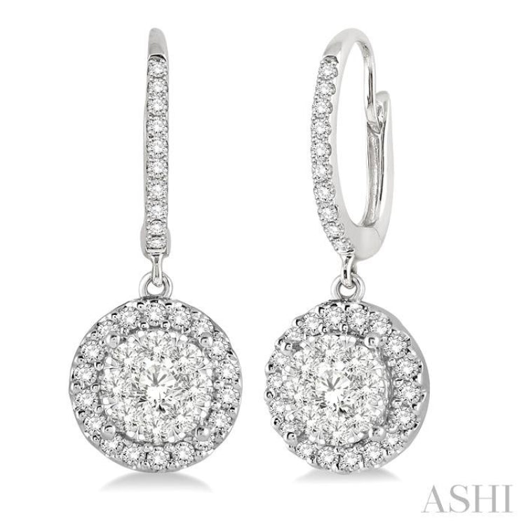 Round Shape Halo Lovebright Essential Diamond Earrings