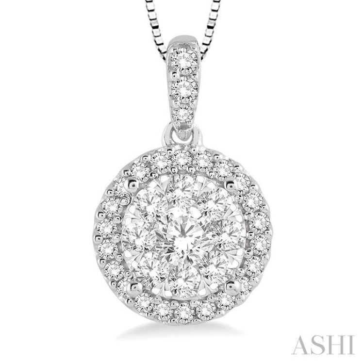 Round Shape Halo Lovebright Essential Diamond Pendant