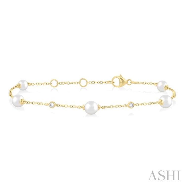 5 MM Round Shape Cultured Pearl and 1/6 ctw Round Cut Diamond Fashion Station Bracelet in 14K Yellow Gold