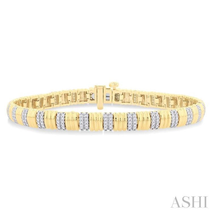 3/4 ctw Ribbed Round Cut Diamond Fashion Bracelet in 10K Yellow Gold