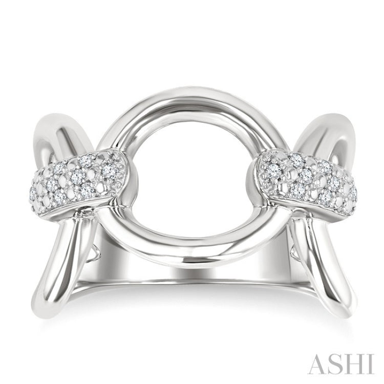 1/10 Ctw Oval Shape Bar Accent Round Cut Diamond Bold Fashion Ring in Sterling Silver