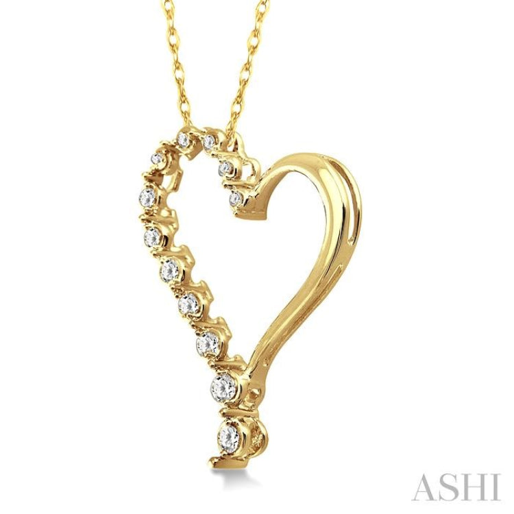 1/4 Ctw Round Cut Diamond Half Journey Heart Pendant in 14K Yellow Gold with Chain