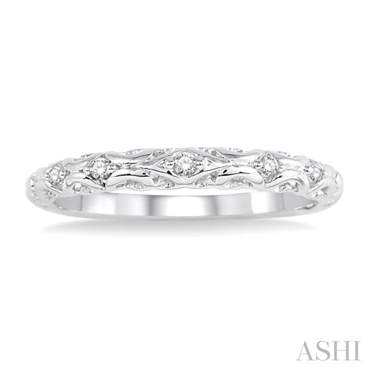 1/20 Ctw Round Cut Diamond Wedding Band in 14K White Gold