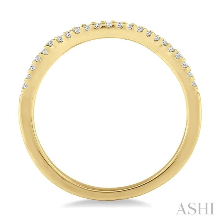 1/10 Ctw Round Cut Diamond Wedding Band in 14K Yellow Gold