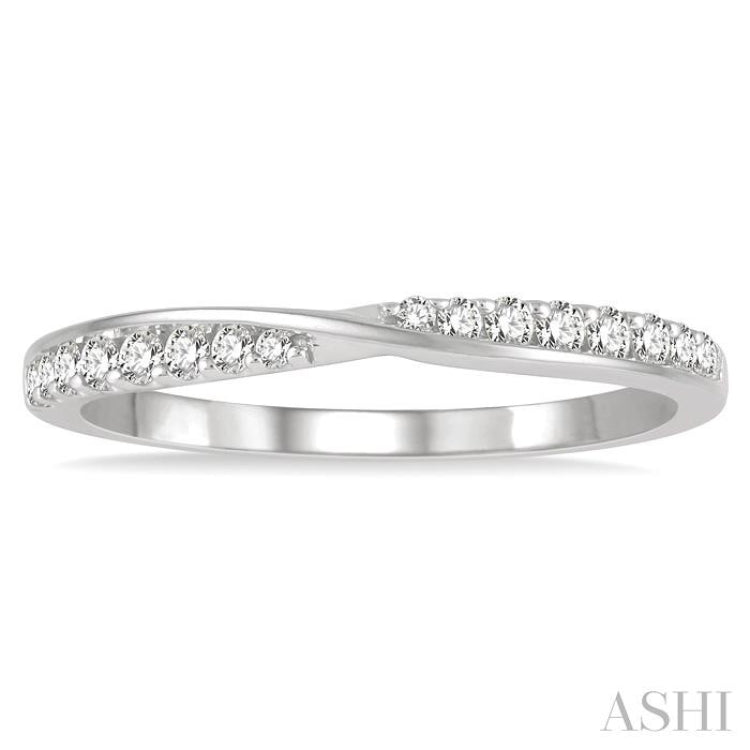 1/5 Ctw Crossover Round Cut Diamond Wedding Band in 14K White Gold