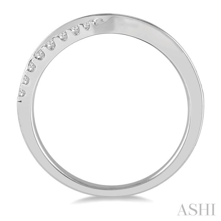 1/5 Ctw Crossover Round Cut Diamond Wedding Band in 14K White Gold