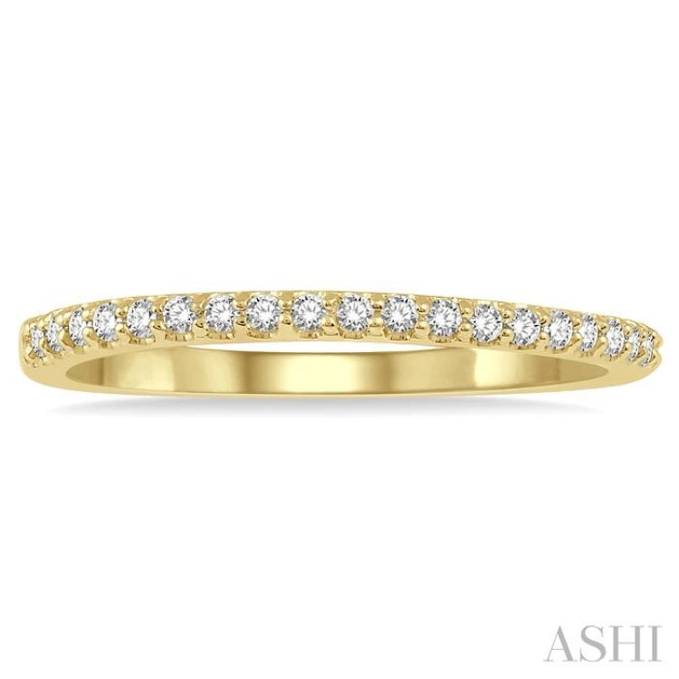 1/6 Ctw Round Cut Diamond Wedding Band in 14K Yellow Gold