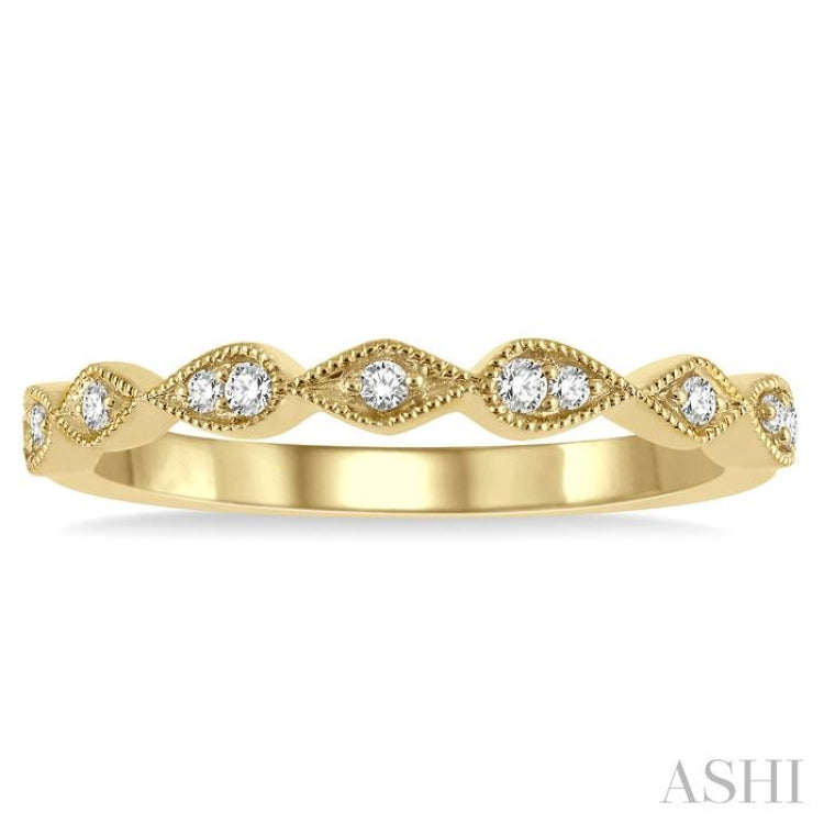 1/10 Ctw Pear and Rhombus Shape Lattice Round Cut Diamond Wedding Band in 14K Yellow Gold