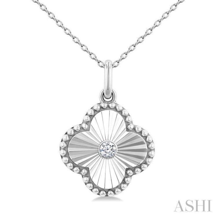 1/20 Ctw Clover Fluted Medallion Round Cut Diamond Pirouette Pendant With Chain in Sterling Silver